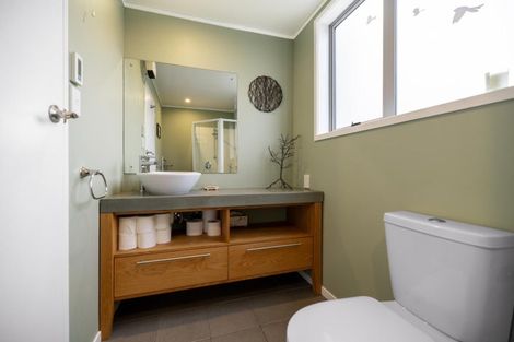 Photo of property in 45 Cedar Drive, Kelvin Heights, Queenstown, 9300