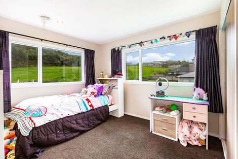 Photo of property in 72 Aotea Drive, Aotea, Porirua, 5024
