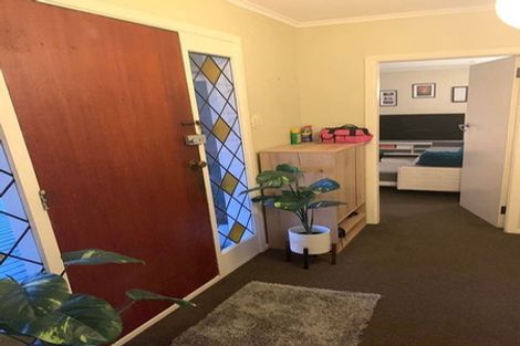 Photo of property in 165 Newlands Road, Newlands, Wellington, 6037