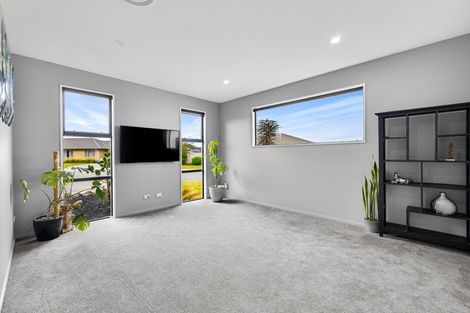 Photo of property in 15 Sincock Place, Kaiapoi, 7630