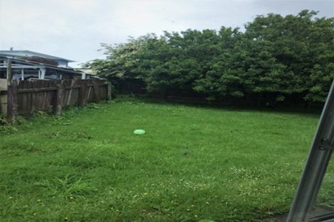 Photo of property in 52 Hartley Terrace, Massey, Auckland, 0614