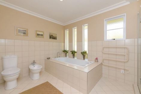 Photo of property in 40-42 Waikawa Road, Picton, 7220