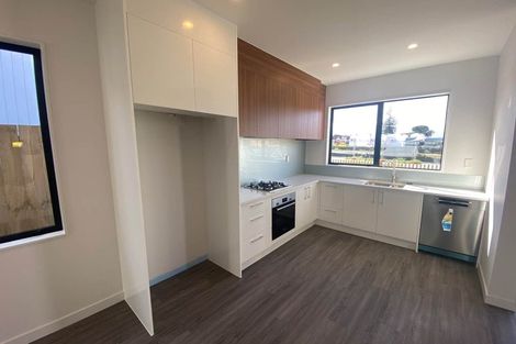 Photo of property in 49 Farranfore Road, Opaheke, Papakura, 2113