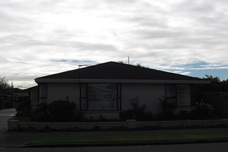 Photo of property in 154 Sawyers Arms Road, Northcote, Christchurch, 8052
