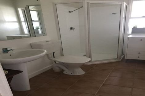 Photo of property in 11 Roberts Road, Te Atatu South, Auckland, 0610