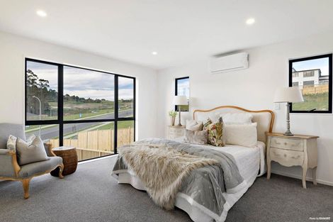 Photo of property in 24 Maraeariki Avenue, Orewa, 0931