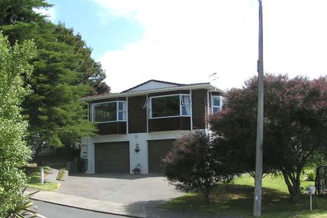 Photo of property in 10 La Roche Place, Northcote, Auckland, 0627