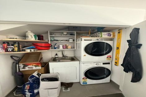 Photo of property in 32 Cessna Crescent, Mangere, Auckland, 2022