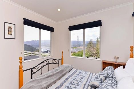 Photo of property in 31 Mcewen Crescent, Riverstone Terraces, Upper Hutt, 5018