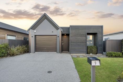 Photo of property in 9 Mount Creighton Crescent, Wanaka, 9305