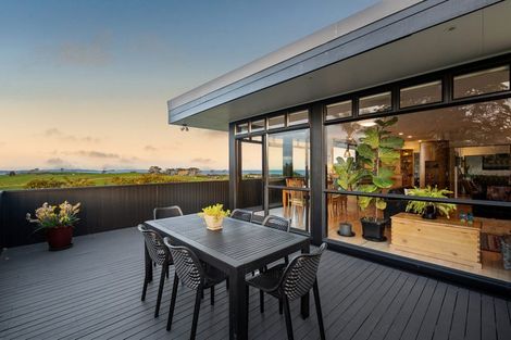 Photo of property in 181 Vaughans Road, Okura, Auckland, 0792