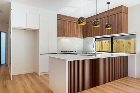 Photo of property in 21 Whakairo Crescent, Gulf Harbour, 0930