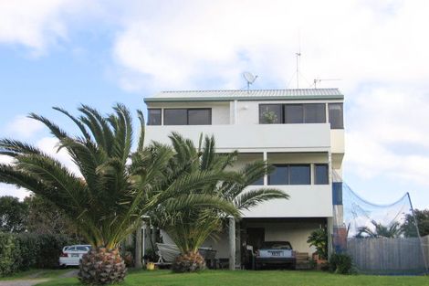 Photo of property in 744 Papamoa Beach Road, Papamoa Beach, Papamoa, 3118