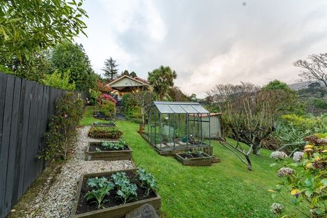 Photo of property in 8 Cove Street, Roseneath, Port Chalmers, 9023