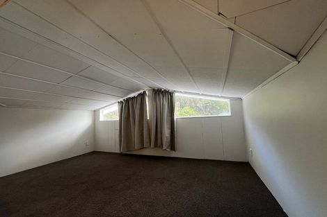 Photo of property in 2/22 Shackleton Grove, Stokes Valley, Lower Hutt, 5019