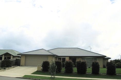 Photo of property in 11 Monarch Place, Paraparaumu Beach, Paraparaumu, 5032