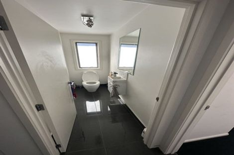 Photo of property in 51e Rimutaka Place, Titirangi, Auckland, 0604