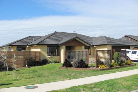 Photo of property in 21 Manhattan Court, Paraparaumu Beach, Paraparaumu, 5032