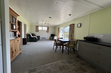 Photo of property in 15 Brougham Street, Westport, 7825