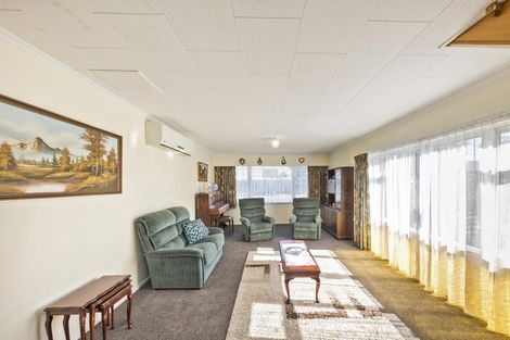 Photo of property in 90 Lethbridge Street, Feilding, 4702