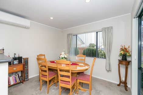 Photo of property in 2 Arundel Place, Nawton, Hamilton, 3200