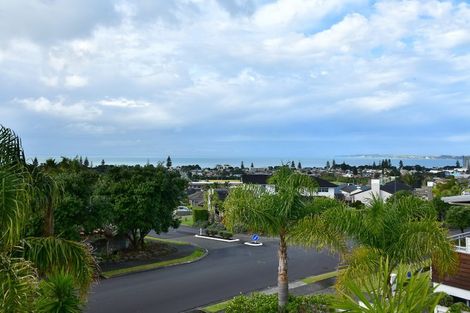 Photo of property in 52 Grovenor Drive, Orewa, 0931