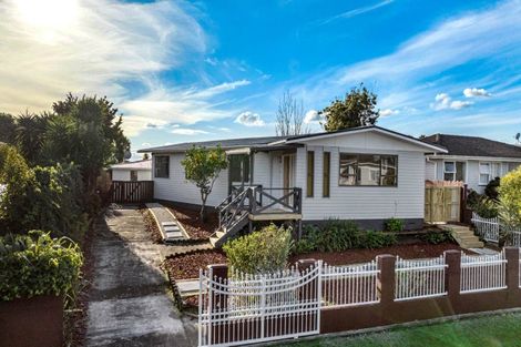 Photo of property in 4 Burlington Place, Manurewa, Auckland, 2102