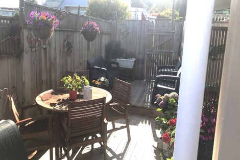 Photo of property in 4 Rotoma Rise, Clover Park, Auckland, 2019