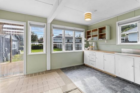 Photo of property in 90 Huatoki Street, Vogeltown, New Plymouth, 4310