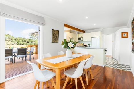 Photo of property in 2/18 Felstead Street, Birkenhead, Auckland, 0626