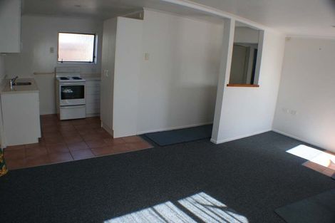 Photo of property in 12 Pipitea Place, Massey, Auckland, 0614