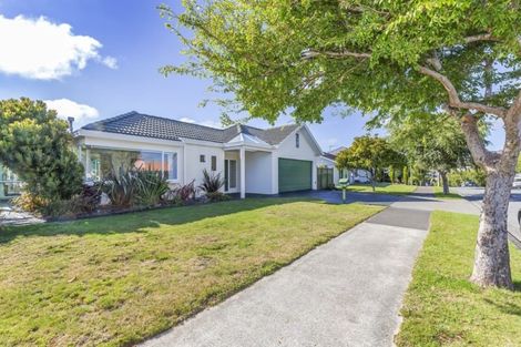 Photo of property in 17 Samwell Drive, Whitby, Porirua, 5024