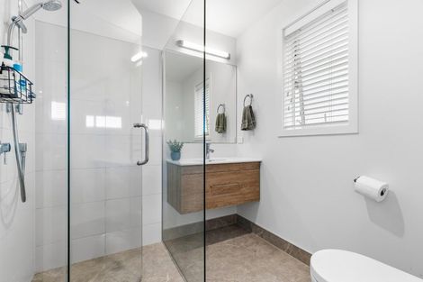 Photo of property in 103 Station Road, Kumeu, 0891