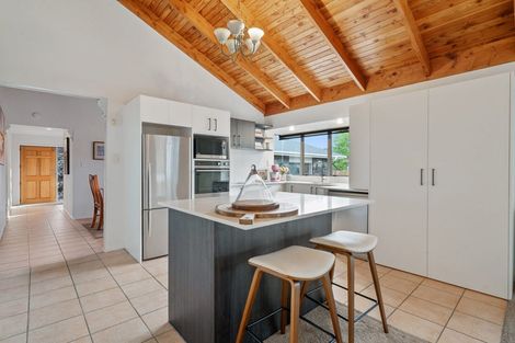 Photo of property in 8 Rarahu Place, The Gardens, Auckland, 2105
