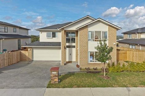 Photo of property in 14 Ascension Crescent, Orewa, 0931