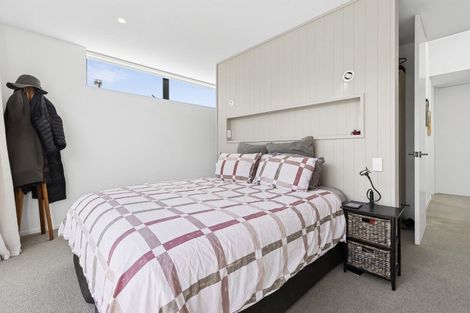 Photo of property in 7 Fern Burn Close, Wanaka, 9305