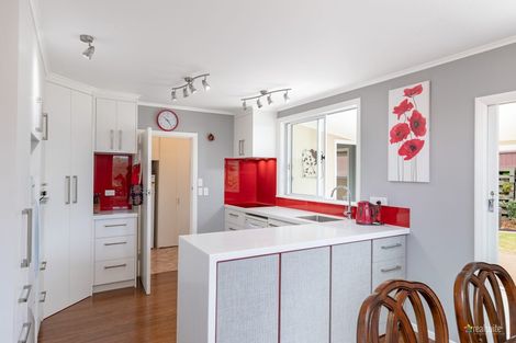 Photo of property in 44 Dowse Drive, Maungaraki, Lower Hutt, 5010