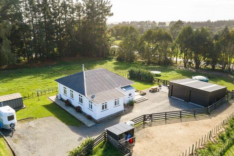 Photo of property in 8 Knorp Street, Halcombe, Feilding, 4779