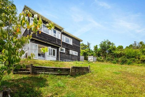 Photo of property in 14 Fairmount Road, Titirangi, Auckland, 0604