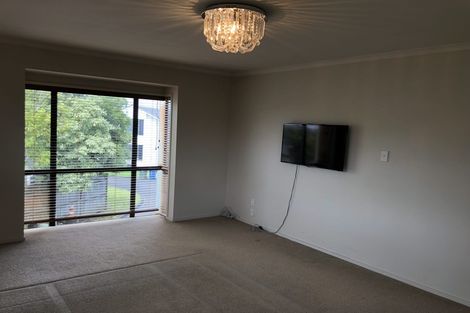 Photo of property in 11 Siena Place, Te Atatu Peninsula, Auckland, 0610