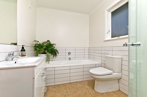 Photo of property in 51 Simpson Road, Ranui, Auckland, 0612