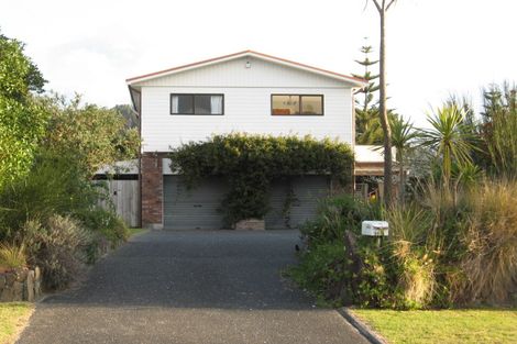 Photo of property in 105 Patuwai Drive, Whangamata, 3620