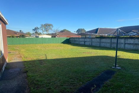 Photo of property in 28 Grove Road, Papakura, 2110