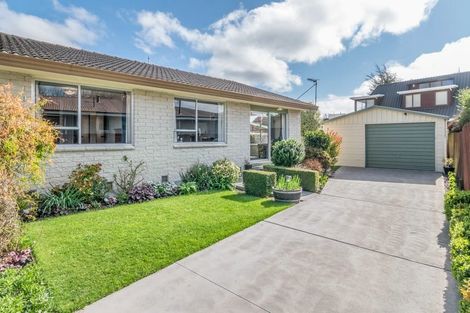 Photo of property in 2/6 Cam Place, Harewood, Christchurch, 8051