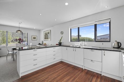 Photo of property in 5 Whitby Close, Waikawa, Picton, 7220
