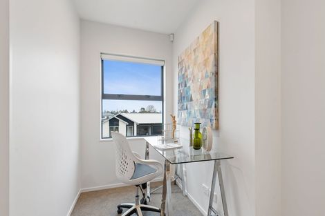 Photo of property in 42 Waituarua Drive, Takanini, 2112