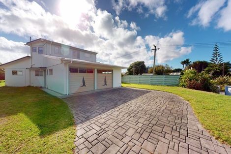 Photo of property in 121 Rua Avenue, Waitarere Beach, Levin, 5510