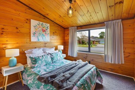 Photo of property in 21 Awanui Drive, Waikanae, 5036