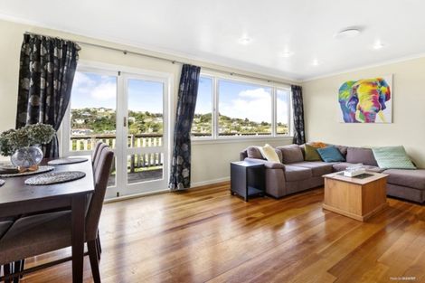 Photo of property in 137 Ruskin Road, Newlands, Wellington, 6037