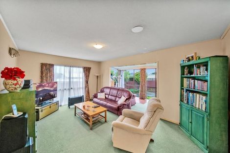 Photo of property in 2 Romilly Court, Papakura, 2110